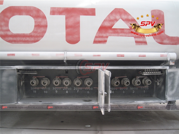 11-Compartments Fuel Tank Semi-trailer - SPV-vehicle